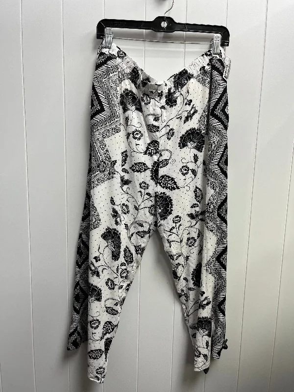 Relaxed cotton pants for breezy casual days -Pants Cropped By Anthropologie In Black & White, Size: Xl