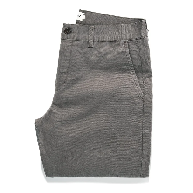 Relaxed fit pants for laid-back comfort wear -The Slim Chino in Ash