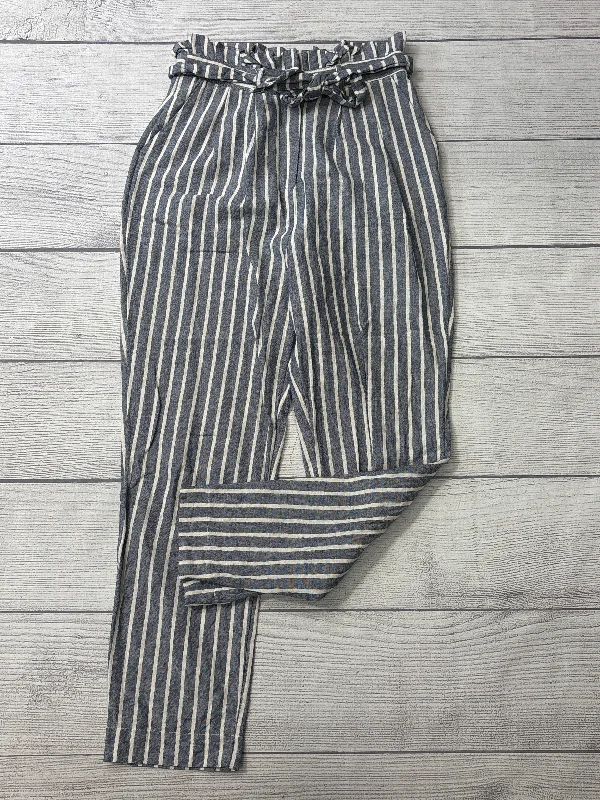 Vintage high-waisted pants for nostalgic wardrobe charm -Pants Ankle By Urban Outfitters In Striped, Size: 4