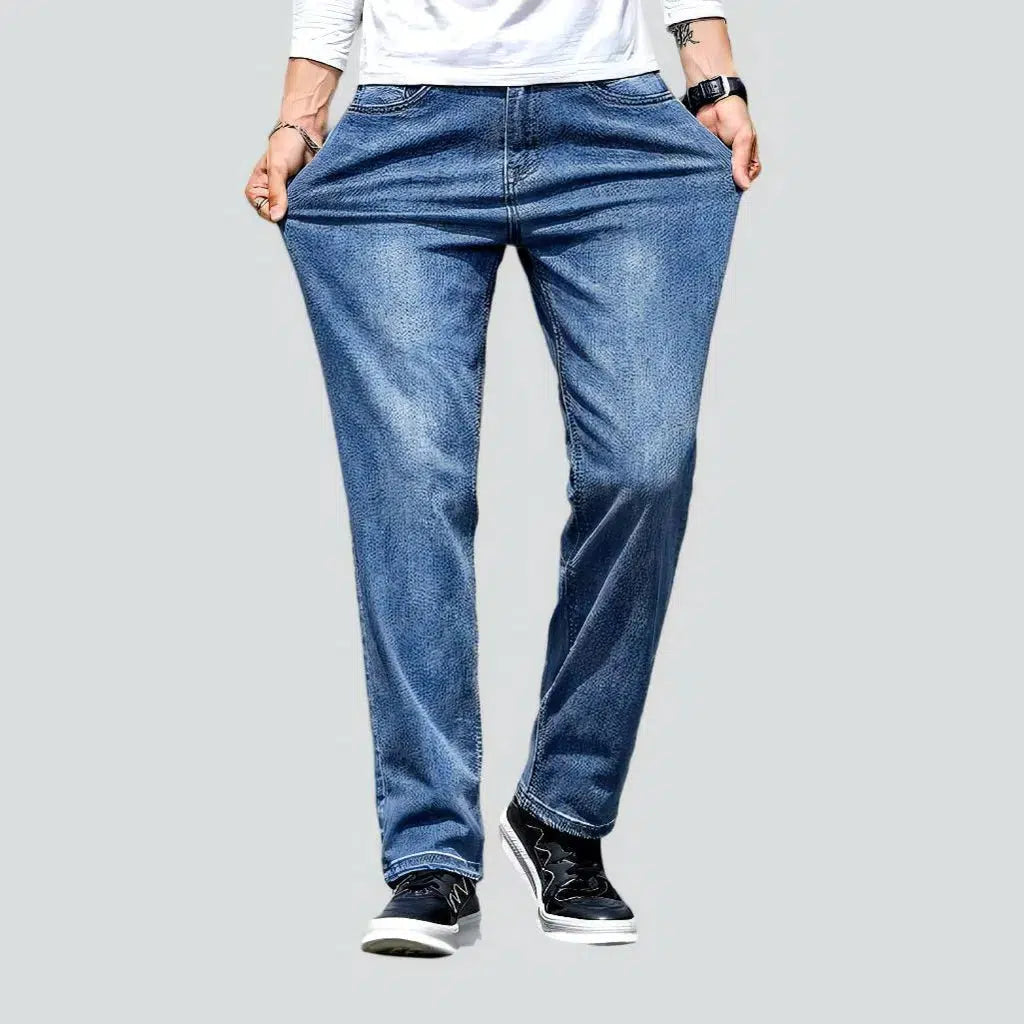 Tapered Jeans for Modern -Light-wash men's straight jeans