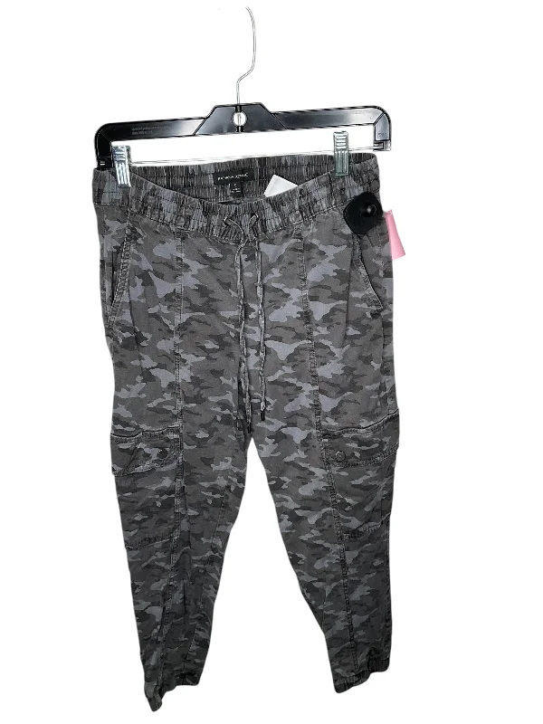 Elegant satin pants for formal dinner attire -Pants Joggers By Banana Republic In Camouflage Print, Size: S