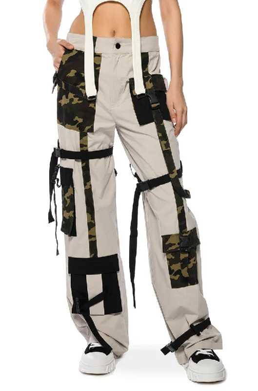 Cargo Pants with Cargo Pockets for Yoga -YOU WORK FOR ME CAMO DETAILED CARGO PANT